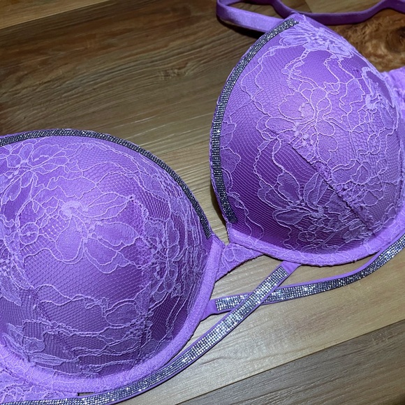 Victoria's Secret Purple Lace Bra with Molded Cups - Picture 1 of 2
